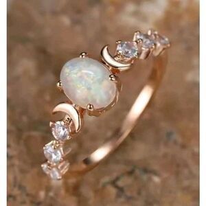 New without Tags Beautiful Simulated White Fire Opal Ring Size 8